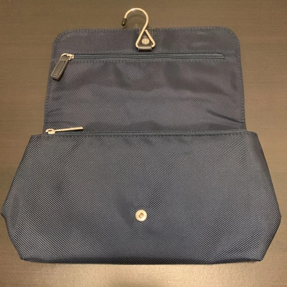 GIORGIO ARMANI NWOT Hanging Toiletry Travel Bag with Dust Bag - Picture 7 of 9